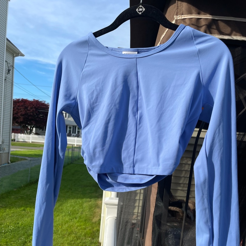 Gymshark X Whitney Simmons cropped long sleeve shirt. Size Small.